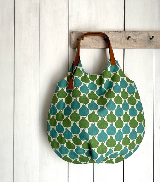 くったりバック Comfy Bag with Nordic Pomegranate Pattern - Light blue x Green